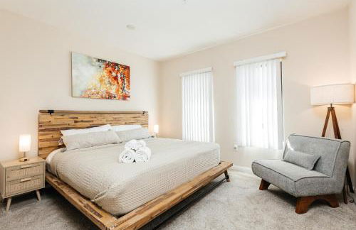 Luxury One Bedroom minutes from The Grove - Foto 1