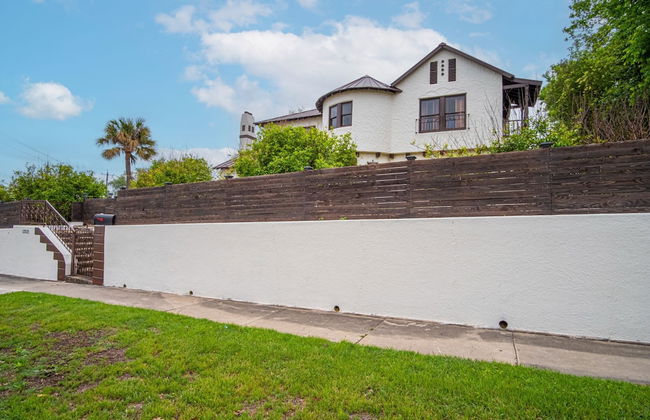 Splash Into Vacation 6BR Home w/ Pool & Waterslide - Foto 47