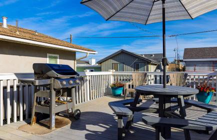 Steps to Beach w/ Patio+deck Foosball Happy Bottom Beach House by Avantstay - Foto 6