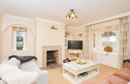 North Lodge - Photo 2