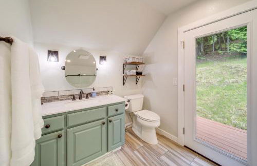 Tree-Lined Hayden Home with Hot Tub and Lake Views! - Foto 14