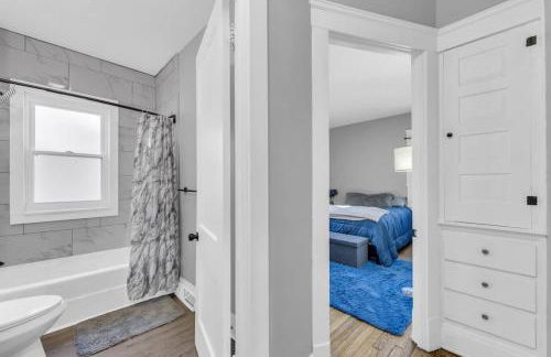 Stylish Retreat by Shaker Square, Fast WiFi, Porch - Foto 16