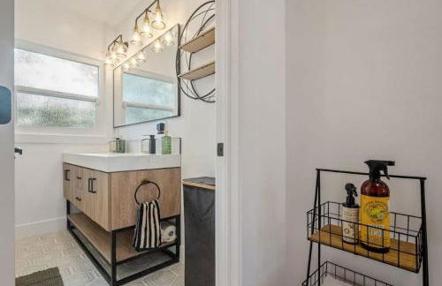 Lake Balboa Hideaway - Photo 43