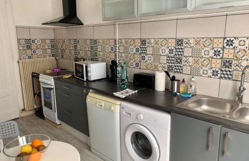 020 CHIC & COSY GRAND APPART 57m2 HYPERCENTRE WIFI SMART TV NETFLIX - Foto 6