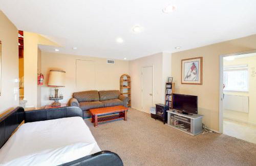 Alford Family Lodge - Photo 2