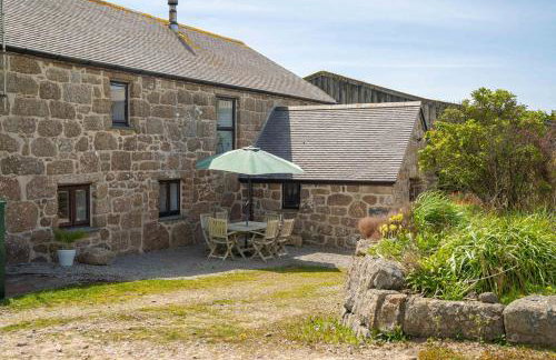 Naut Retreat, The Big Barn - Spacious & cosy cottage, walk to Porthcurno beach, Pedn Vouder & Minack Theatre - Photo 51