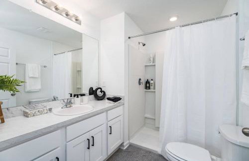 Modern 2 BR Townhome | Close 2 Beach. - Foto 13