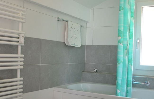 Two-bedroom Apartment for 4-5 Guests With Lake and Mountain Views - Foto 12