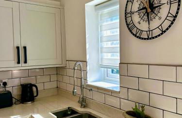 Spacious and Modern Entire Home with Garden - Foto 14