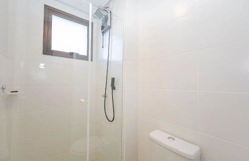 Prédio novo próximo ao parque Barigui com coworking e lavanderia - Foto 30