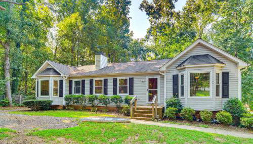 Private Yard and Deck High Point Home Base! - Foto 2