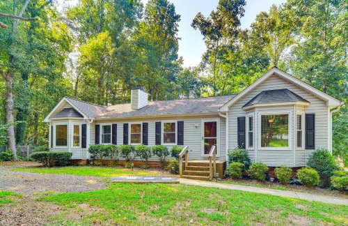 Private Yard and Deck High Point Home Base! - Foto 2