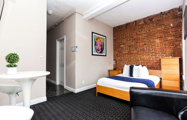 Maverick Suites at 400 Columbus Ave - Foto 16