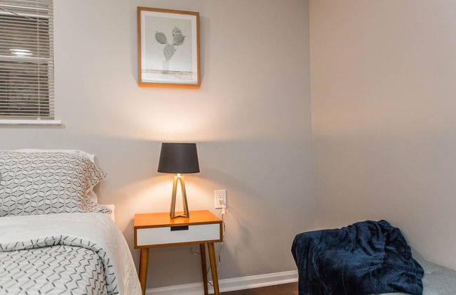 Mid Century Gem Comfort, Close to Train 3bd - Foto 11