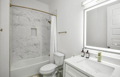 Mount Melanin Spacious 4BD Home Sleeps 17 - Near NRG Stadium - Foto 47