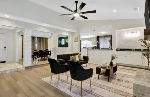 City Gem 4BR with POOL Sleeps 8 - Foto 2