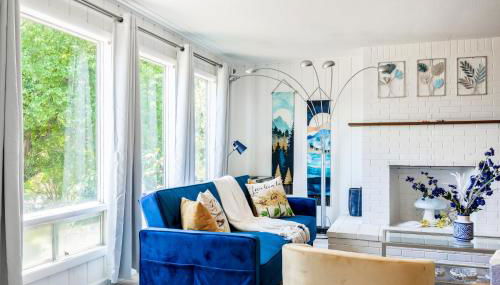 Fresh & Comfy House with Hot Tub, Pool Table, & BBQ - Foto 4