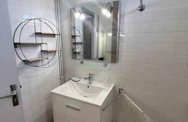 Appartement les Mésanges en rez de jardin -terrasse-2 chambres-parking - Foto 3