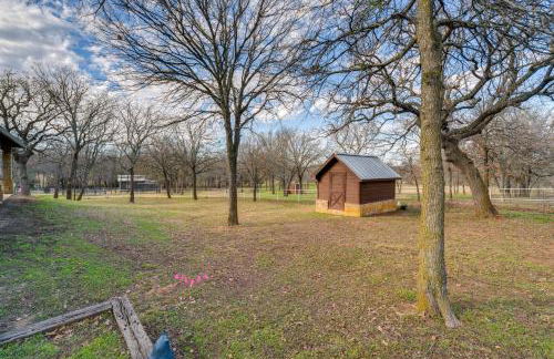 11 Mi to Downtown Denton Spacious Ranch Retreat - Photo 29