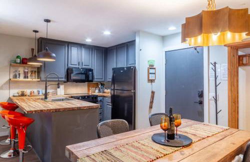 Ski In Canyon Lodge Modern 1 bdrm Pacman and Garage - Foto 11