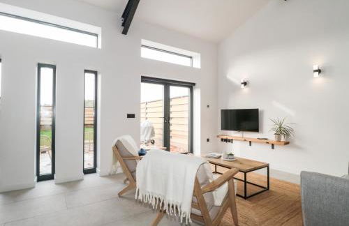 Linden Barn - Photo 5