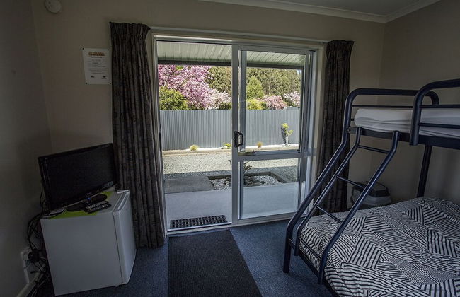 Fiordland Great Views Holiday Park - Photo 2