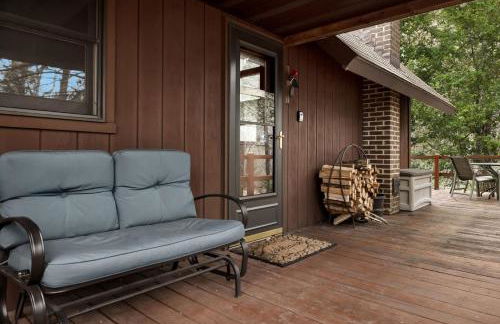 Loft Wood Stove Fire Pit Grill & Deck on Creek - Foto 31