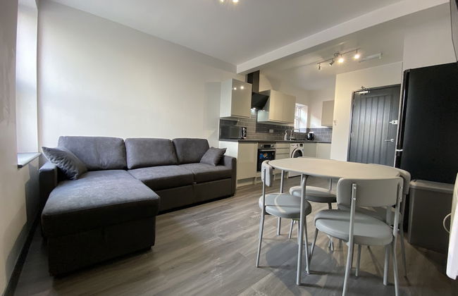 StayCrewe Apartments - Photo 1