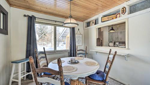 Family Home - Walk to Town and Balsam Lake! - Foto 2