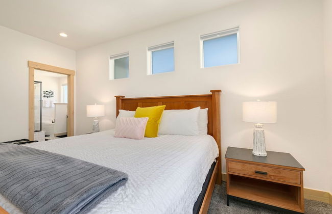 Lakeside Luxury - Hot Tub, Pool Table, and Views - Foto 5