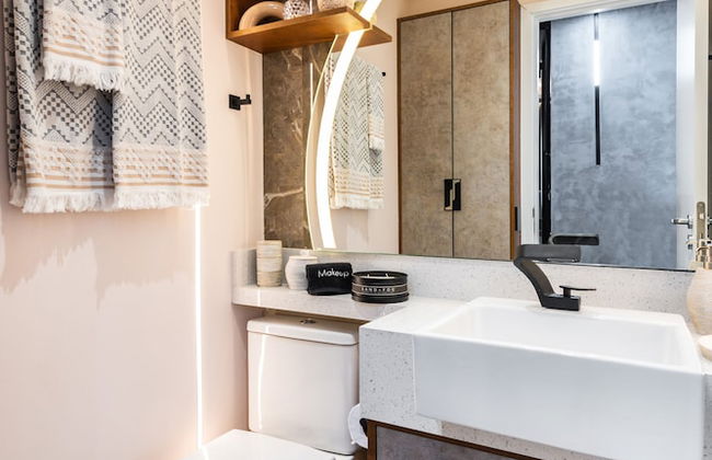 Stunning Views | Luxurious Apartment with Marginal Pinheiros View at River One Residencial by Okaeri Home Apartments - Foto 50