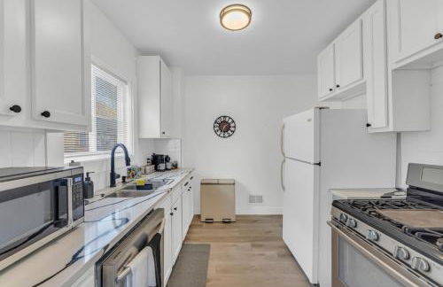 Family-owned 3BR in Larchmere Near Hospitals with Parking - Foto 5