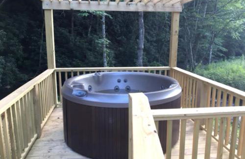 Spring Ridge Luxury Yurt - Creekside Glamping with Private Hot Tub - Foto 4