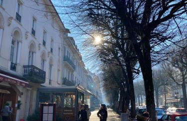 AU 47 ALLÉES D'ETIGNY - CENTRAL & STANDING - avec parking - Linge de lit et de toilette inclus - Foto 8