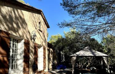 Les Ribas villa groupe, de 4 a 14 personnes, maison familiale, séjour nature, calme, Provence, Plaine des Maures, proche mer, Verdon, randonnée, terrain arboré, jeux enfants, pétanque, ping-pong, cuisine équipée, grande capacité, vacances en groupe - Foto 21