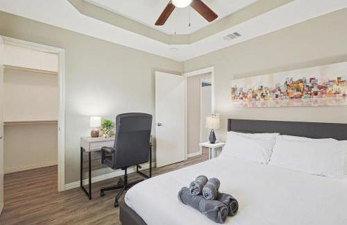 Best of Allen at Fountain Park - 5BD-2BA with Pool - Foto 31