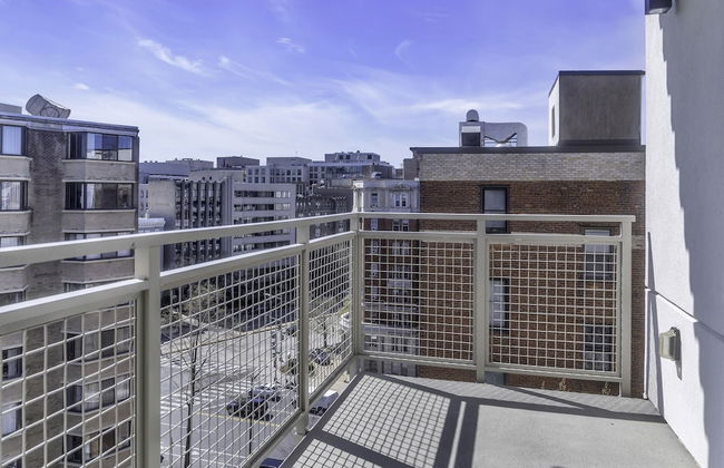 2br Logan Circle Furnished Apartment 2 Bedroom Apts by RedAwning - Photo 24