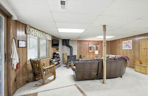 The Treehouse Lakes & Trails Cabin cabin - Photo 25