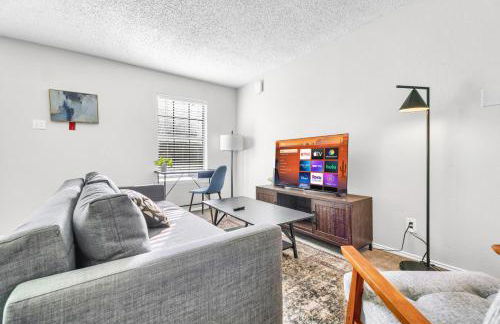 Modern 2BR Retreat with Pool Gym and WiFi - Foto 7