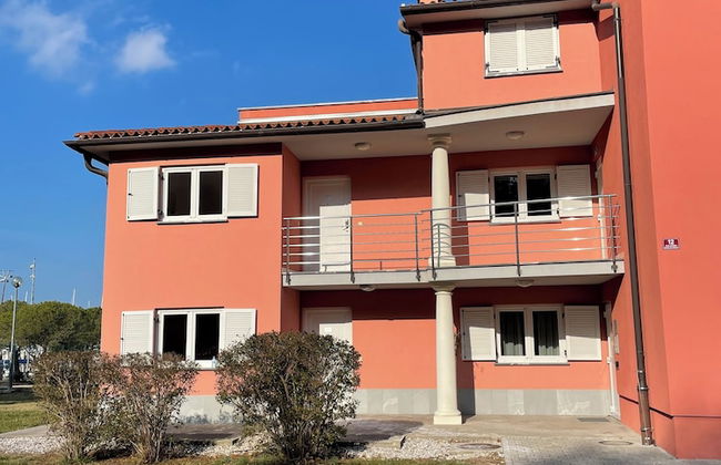 Premium Levant 210 Marina Apartment - Photo 12