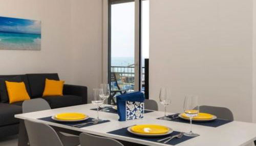 Mare fuori, sul lungomare con tre camere da letto e due bagni! - Foto 4