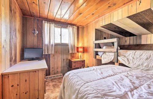 Retro Rhinelander Lake Retreat with Fire Pit! - Foto 24