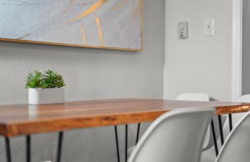 Bloomfield, Pittsburgh Bright and Spacious TWO Bedroom Apt with Free Parking - Foto 12