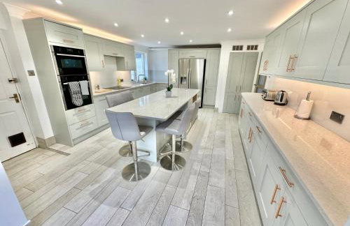 5 Bed House - Pool - Hot Tub - Sauna - Pool Table - Near New Forest and Beach - Sleeps 12 - Photo 43