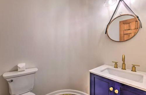 Stunning 4BR Retreat, Deck, Ping Pong, Near Marina - Foto 39