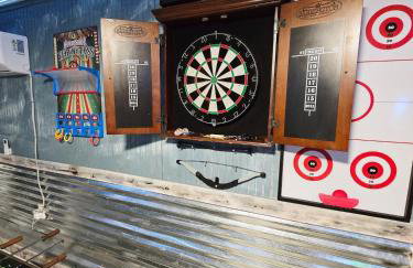 5 Mins from beach and has pool, hot tub, games, pet friendly - Foto 15