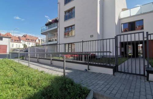 Apartament w Centrum z wanną z hydromasażem - Foto 36