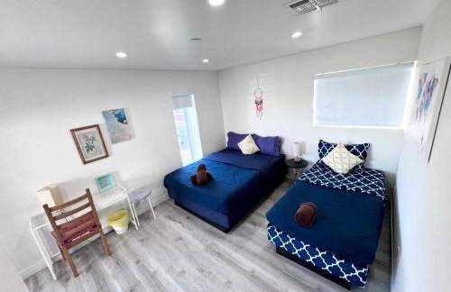 Cozy Chamber 3 BR Hollywood Townhouse - Photo 21