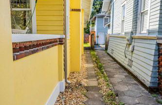 Bright and Sunny Springfield Carriage House - Photo 30