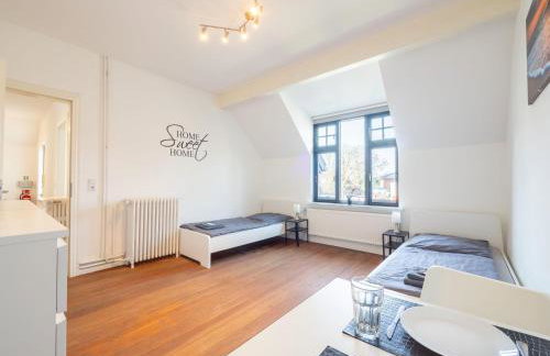 Grosse-Monteurwohnung-in-Villa-4-Zimmer-8-Personen-WLAN-TV-Kueche-Ahrensburg-Naehe-Hamburg-AGRP1202 - Photo 2